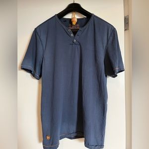 BUFFALO MENS TEE SIZE XL BLUE